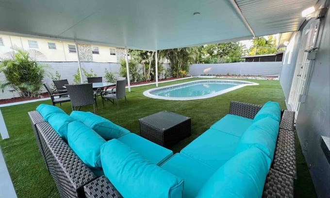 Lauderhill House | Royal Luxe Pool Home near Ft Laud airport/beach