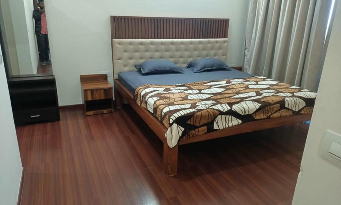 Hadapsar Bed & Breakfast | Royal Nest - Neo
