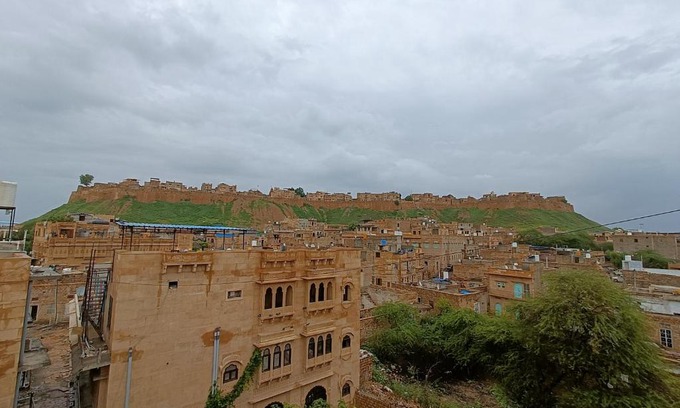 Amar Sagar Pol Bed & Breakfast | Royal Palace Jaisalmer