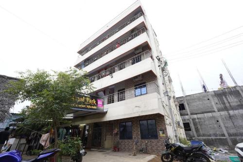 Katpadi Hotel | Royal Park