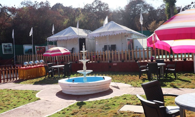 Mahabaleshwar Bed & Breakfast | Royal Resort
