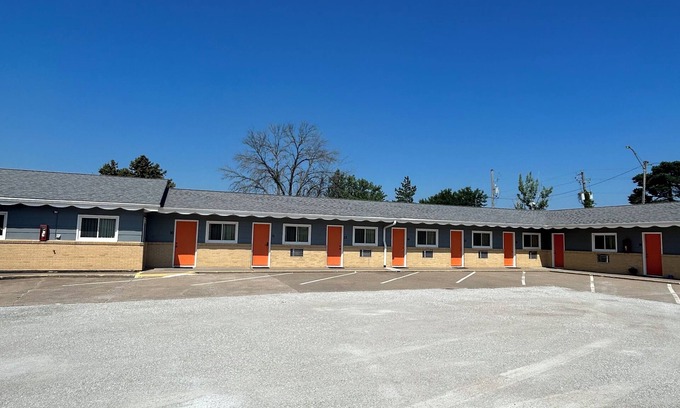 Chariton Hotel | Royal Rest Motel
