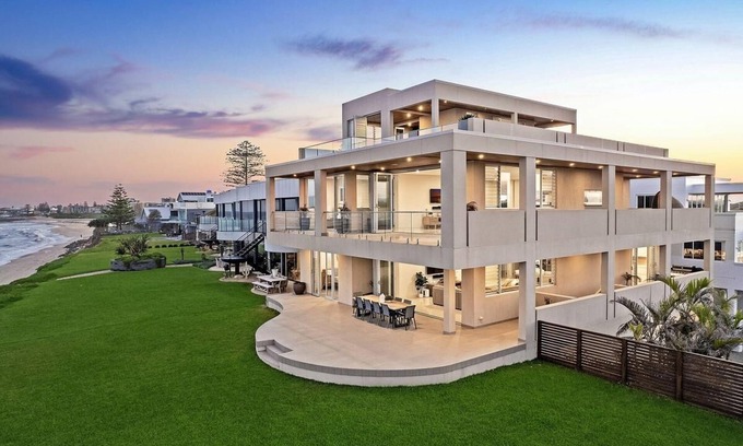 The Entrance North House | Royal Retreat: Luxury Beachfront View