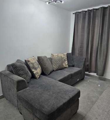 Eden Gardens Apartment | Royal's Kingston Suite