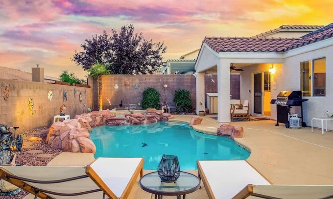 Paradise Hills House | Royal Skyline -Spacious & Modern 3BR w Pool