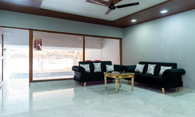 Aarey Colony Villa | Royal squad Villa 238