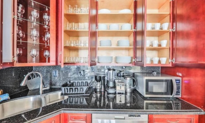 Sunny Isles Beach Apartment | Royal Stay with Ocean View - PH27