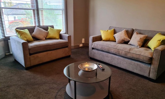 Glenisla House | Royal Victoria House