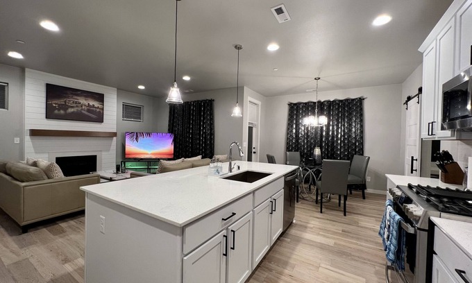 Marysville House | ROYAL VILLA: 2022 built gorgeous, elegant, and spacious house