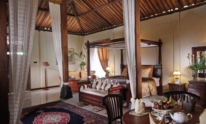 Pakem Villa | Royal Villa traditional Javanese Joglo