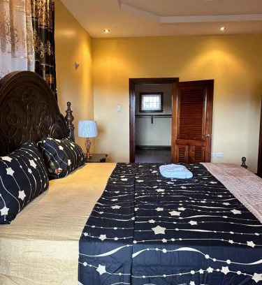 Jack's Hill Apartment | Royale Deluxe at Dillsbury XL