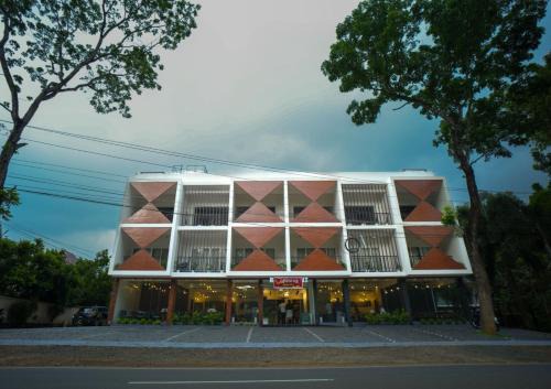 Kanjirappally Hotel | Royalton Residency