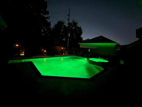 Champion Forest Villa | ROYCE mini-mansion with heated pool & spa Houston