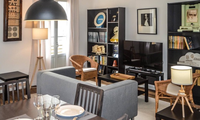 Bergerac Apartment | RP1 Vintage apartment in the heart of the city