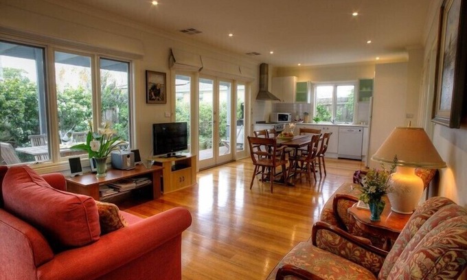 Point Lonsdale Cottage | Ruby Cottage at Lonsdale Palms
