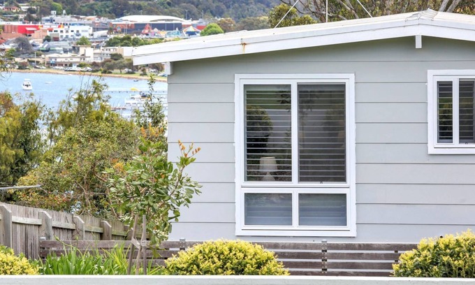 Merimbula House | Ruby Moon - Pet Friendly!