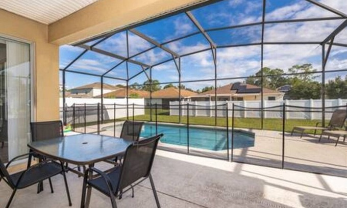 Seasons House | Ruby Reds Escape - Seven Bedroom House, Sleeps 15