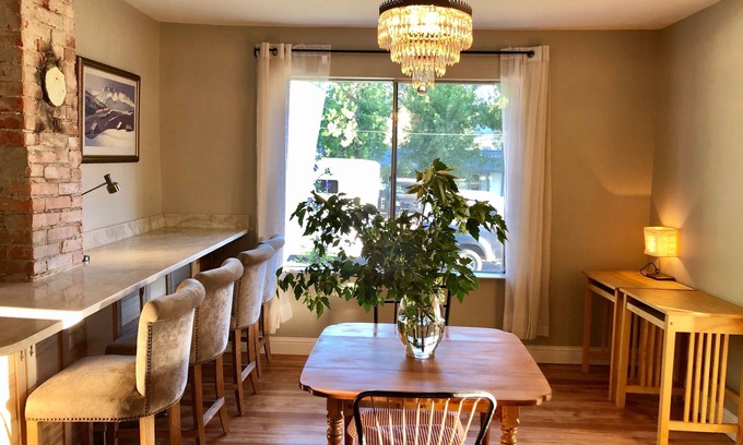 Historic Downtown Durango House | Ruby’s House ~ Downtown Durango ~ Walk to everything ~ High Speed Wi-Fi