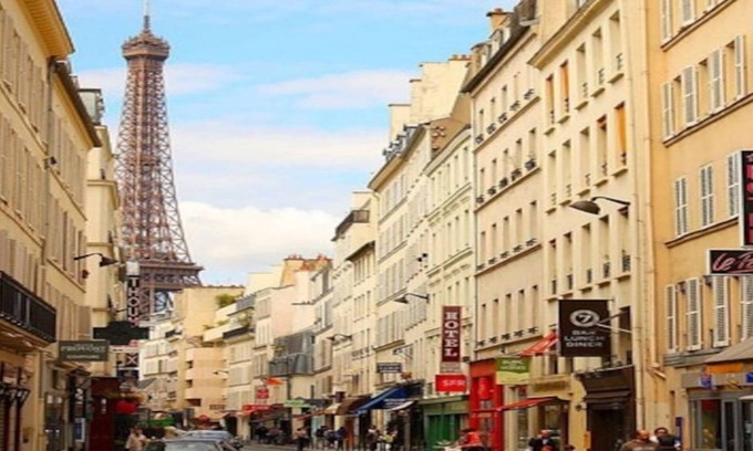 Quartier des Invalides Apartment | Rue Saint‑Dominique Living – 60 m² of Sunshine & Style