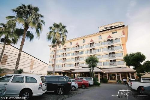 Phitsanulok Hotel | Ruean Phae Royal Park Hotel