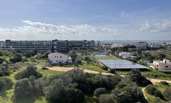 Alvor Apartment | Ruhige Sonnige 2-zimmer Wohnung in Alvor mit Atemberaubenden Blick auf den Ozean