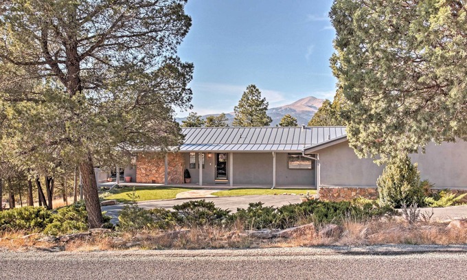 Ruidoso House | Ruidoso Home w/Hot Tub & Sierra Blanca Views