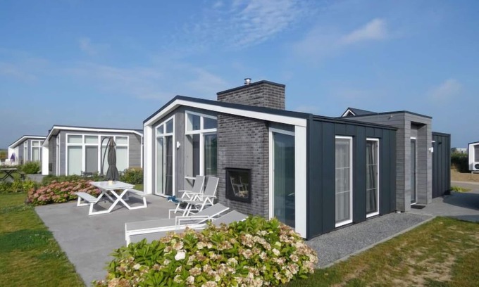 Wemeldinge House | Ruisweg 13 by Interhome