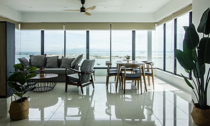 Downtown George Town Apartment | Rumahku Gurney with 270 degree Sea View