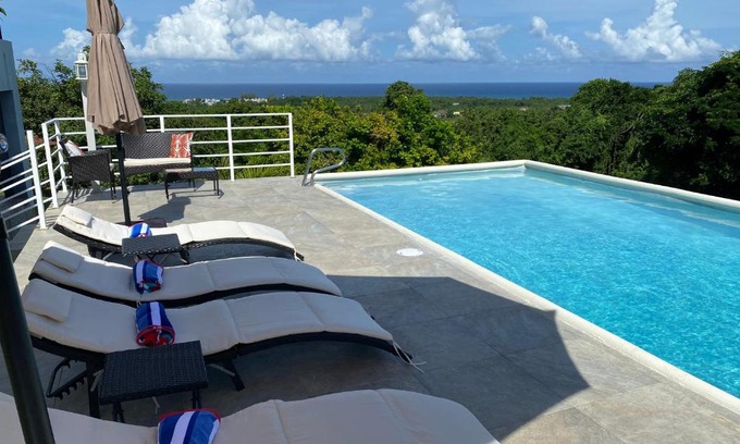 Runaway Bay House | RunAway to Tranquility, overlooking the Bay