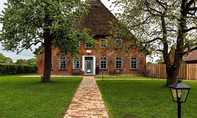 Bosdorf Apartment | Rural charm, relaxed living under thatch in the old farmhouse