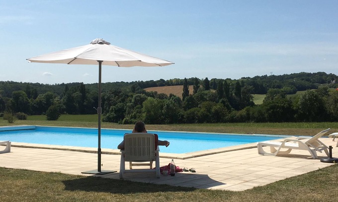 Verteillac House | Rural converted farmhouse with heated pool and tennis court near popular village