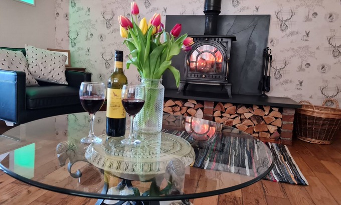 Capel Coch Cottage | Rural Cottage, Log Burner, Sky, 60 inch TV ,Early check in and large gardens