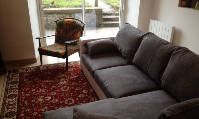 Argentat House | rural house with terrace and small garden all trade without car