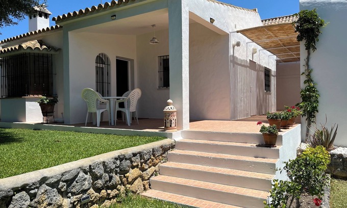 Los Canos de Meca House | Rural house in Los Caños de Meca, with garden, one minute from the beach and cliffs.