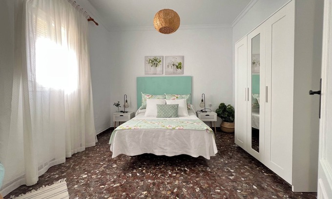 Trebujena House | Rural house in a quiet area. 20 minutes from the beach. Ideal for couples or families