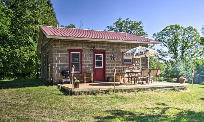 Pine River House | Rural Pine River Cabin Snowmobile and Snowshoe