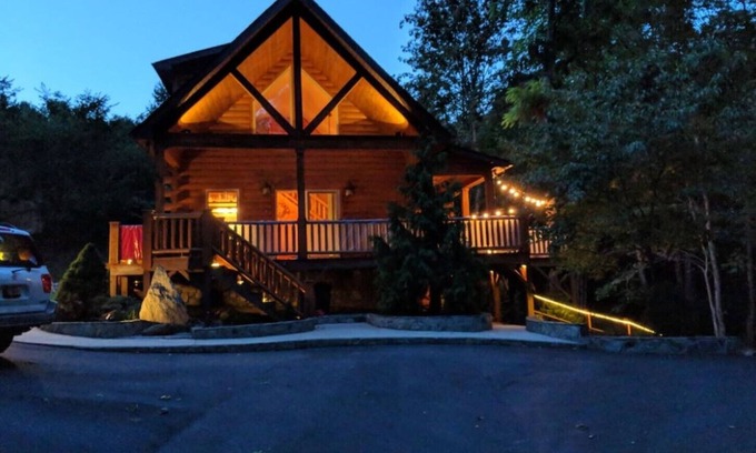 Maggie Valley Cabin | "Rushing Bear!" Fully furnished two bedroom cozy cabin you want to capture!"