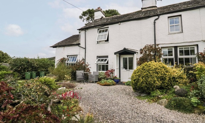 Penny Bridge Cottage | RUSLAND VIEW, pet friendly, character holiday cottage in Newby Bridge
