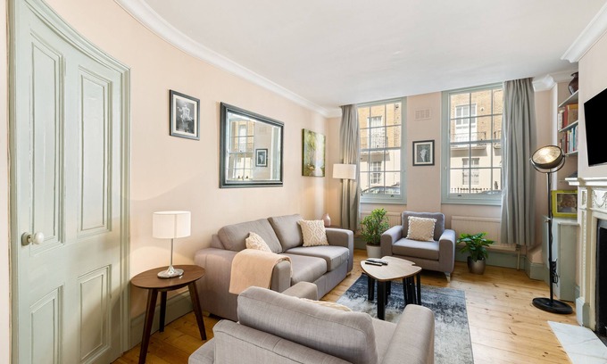 St. Pancras Apartment | Russell Square Retreat - 2 Bed Victorian Home