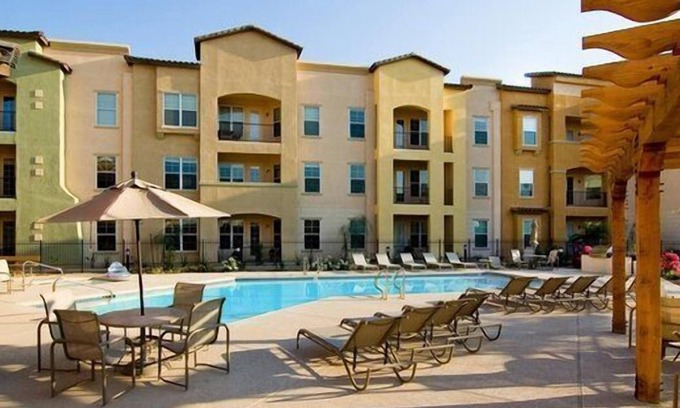 Surprise Condo | Rustic 2 Bedroom Condo minutes away from the Arizona Lifestyle.