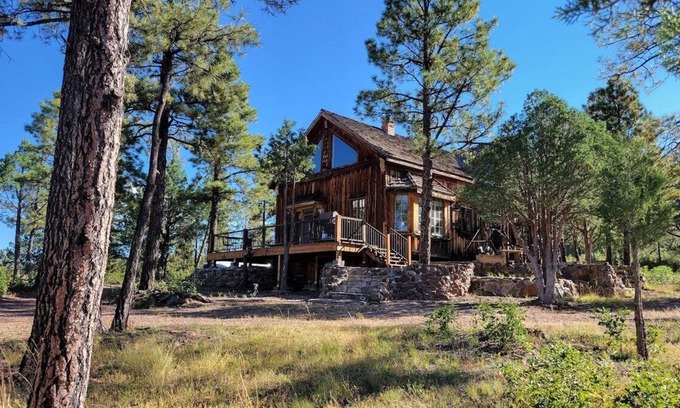 Eagar Cabin | Rustic, 3-Bedroom Cabin with Privacy & Views!