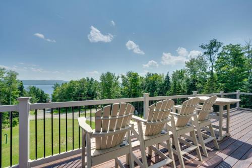 Pittsburg House | Rustic 3-Story Pittsburg Cabin with Lake and Mtn Views