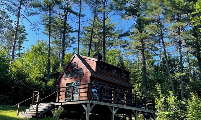 Belgrade Cabin | Rustic and Sustainable mini Cabin