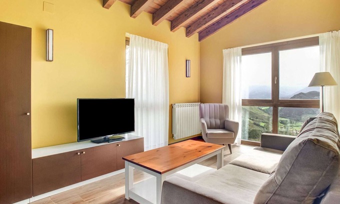 Collia Villa | Rustic apartment in Parres Asturias with a splendid view