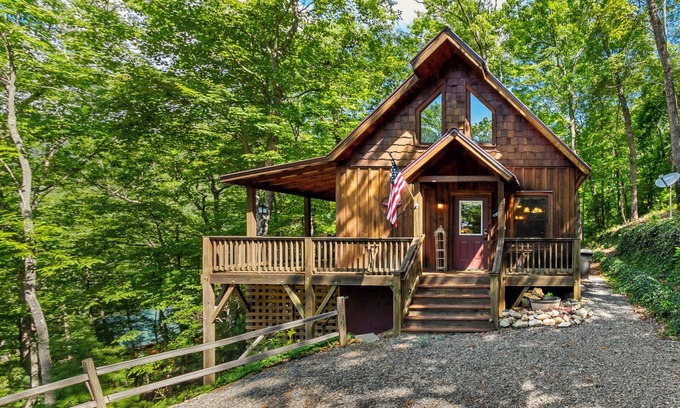 Murphy Cabin | Rustic Cabin just outside of Murphy, NC with beautiful mountain views!