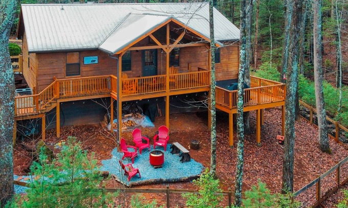 Hiawassee Cabin | Rustic charmer w/mountain views, fireplace, grill, yard-Dogs Welcome