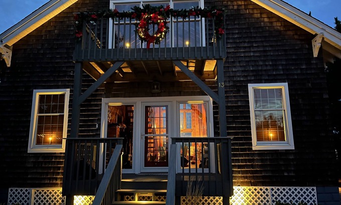Harvey Cedars House | Rustic Elegance on the Cove- nPremier Location-Fully Remodeled Historical Homenn