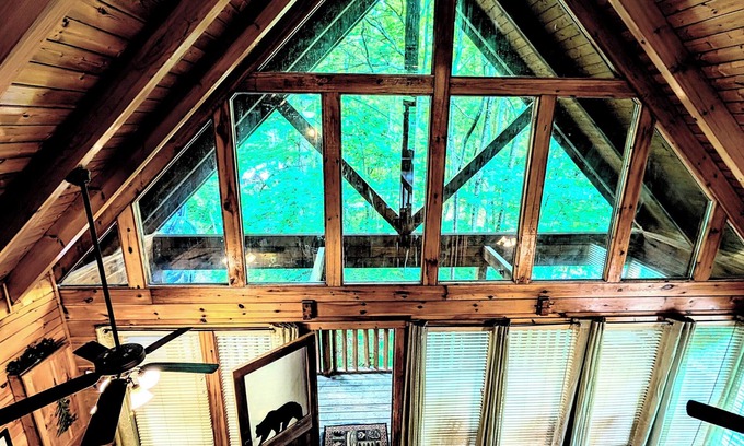 Gatlinburg - Pigeon Forge Cabin | Rustic Elegant Peaceful Mtn Cabin, beautiful treehouse, hot tub, games galore,