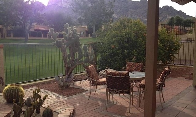 El Conquistador House | Rustic Golf Course Patio Home .