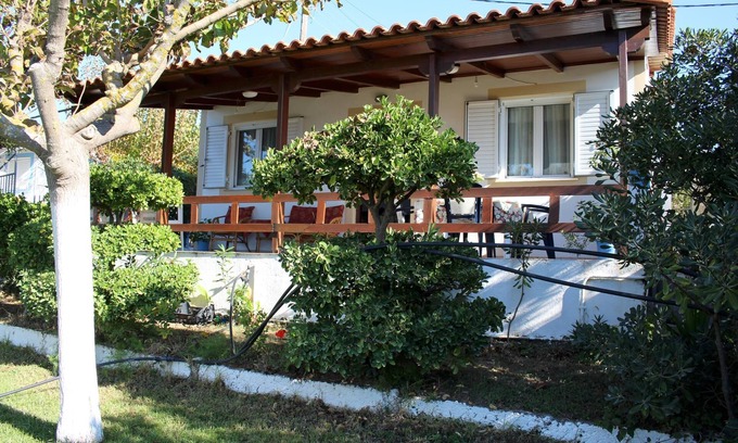 Skafidia House | Rustic holiday house directly at the beach, garden, terrace | Ilia, Peloponnese